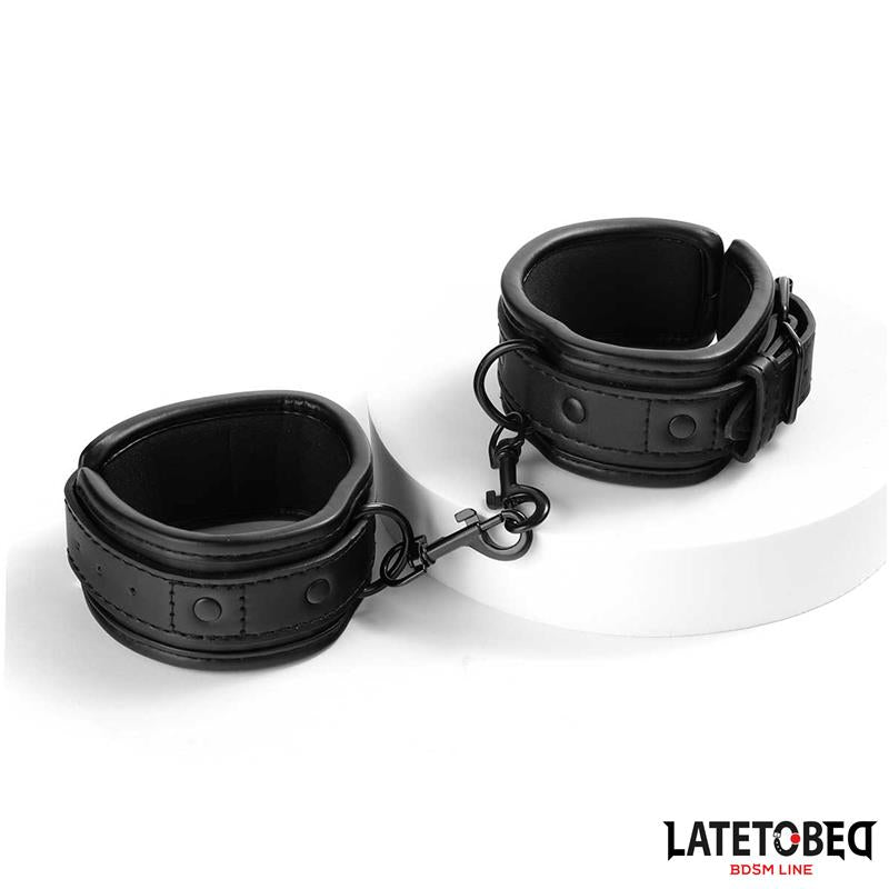 Restricciones con Collar con Correa y Esposas